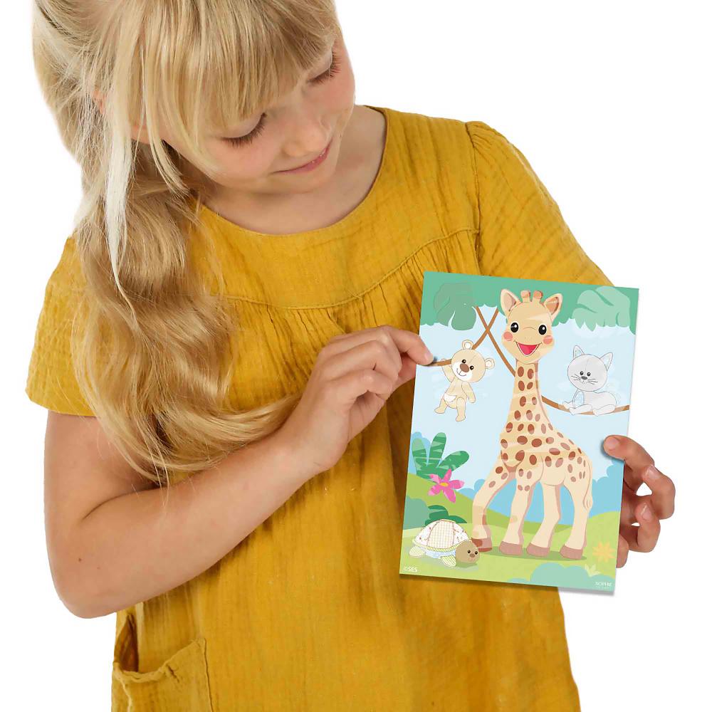 Sophie La Girafe - Colouring With Water