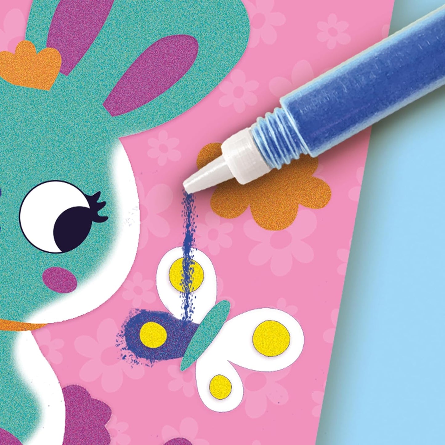 Coloured sand art - Forest animals