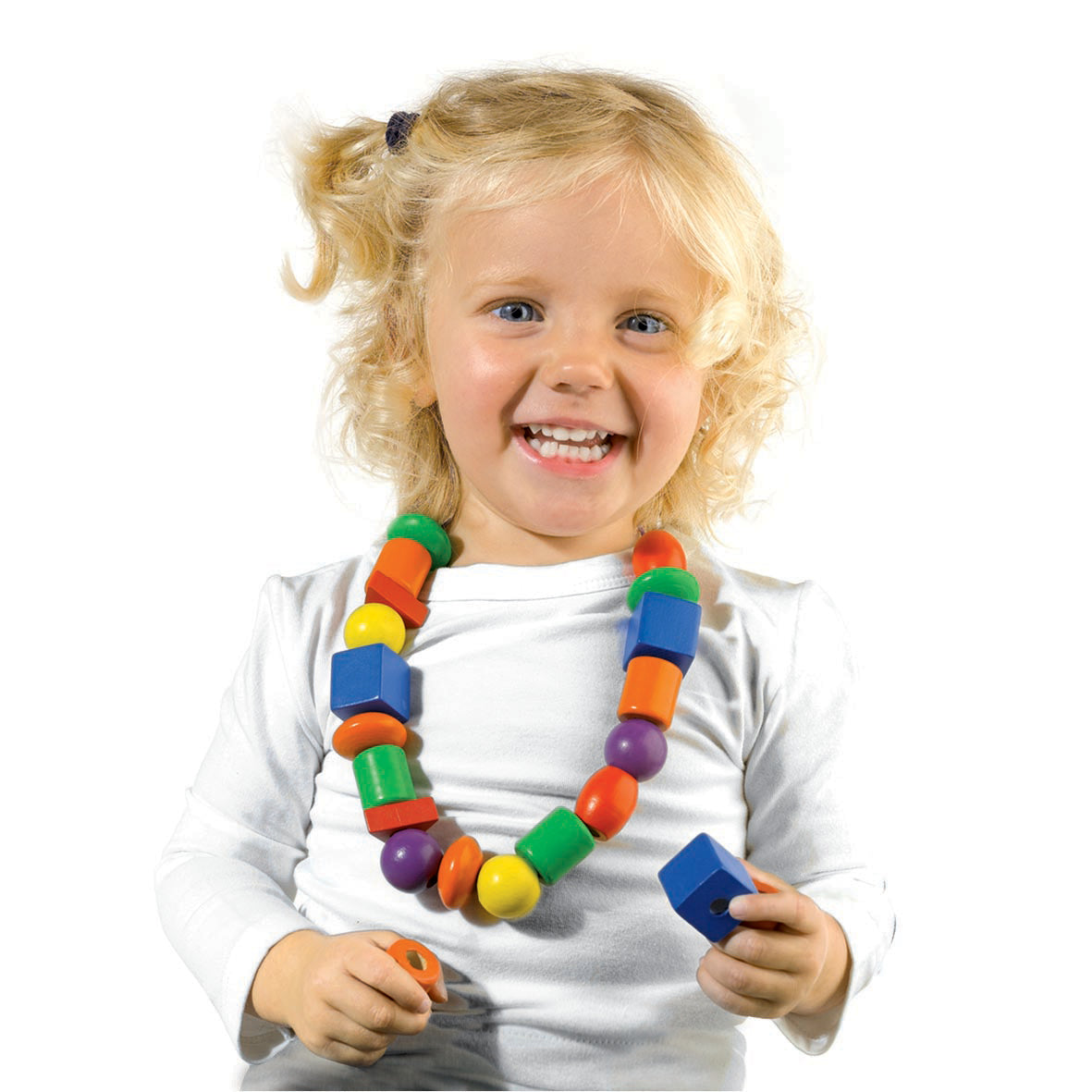 Montessori - I learn to thread beads