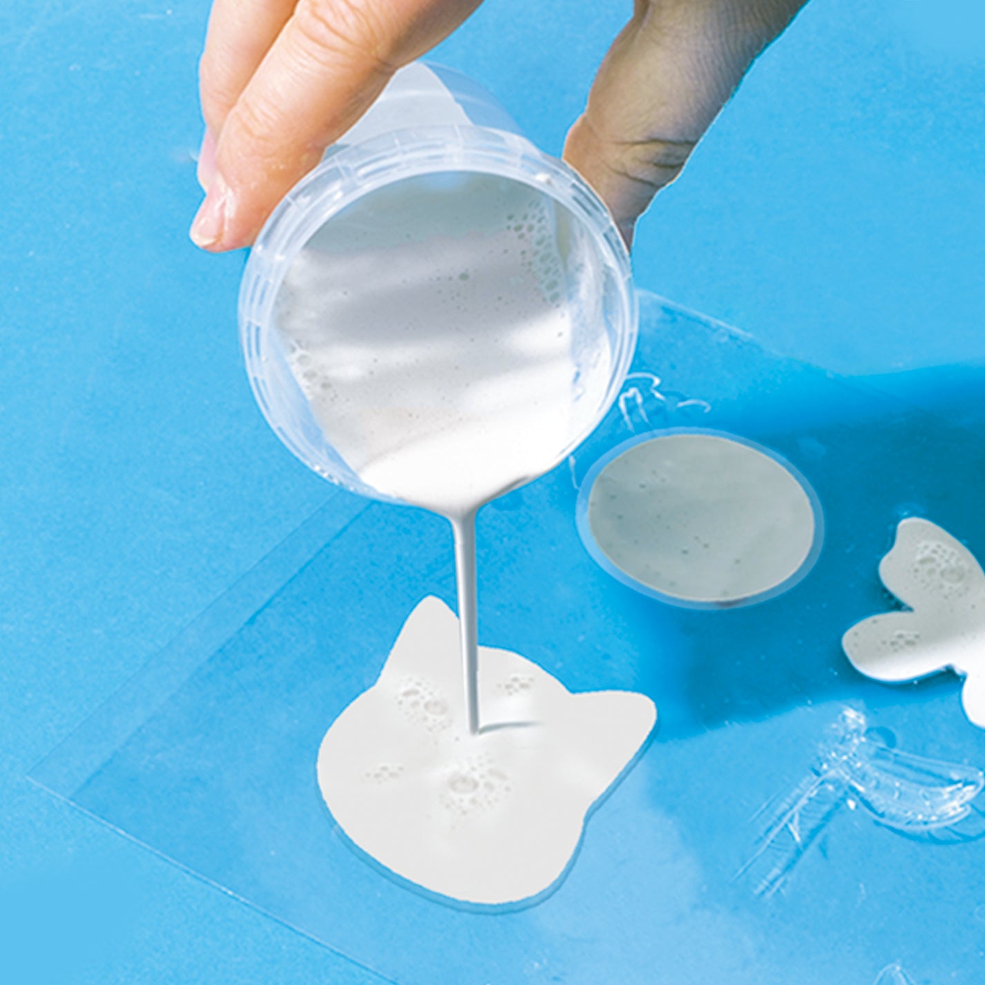 Casting and painting - Happy figures